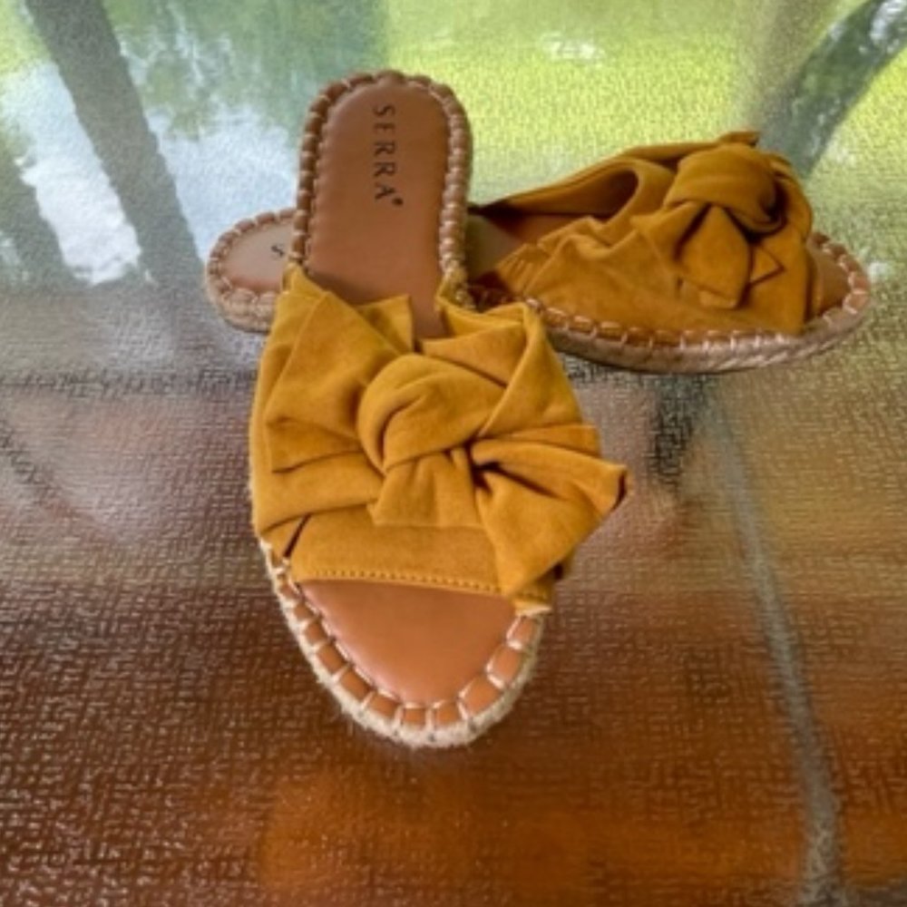 Cloth Knot Tied Sandals - Picture 2 of 3